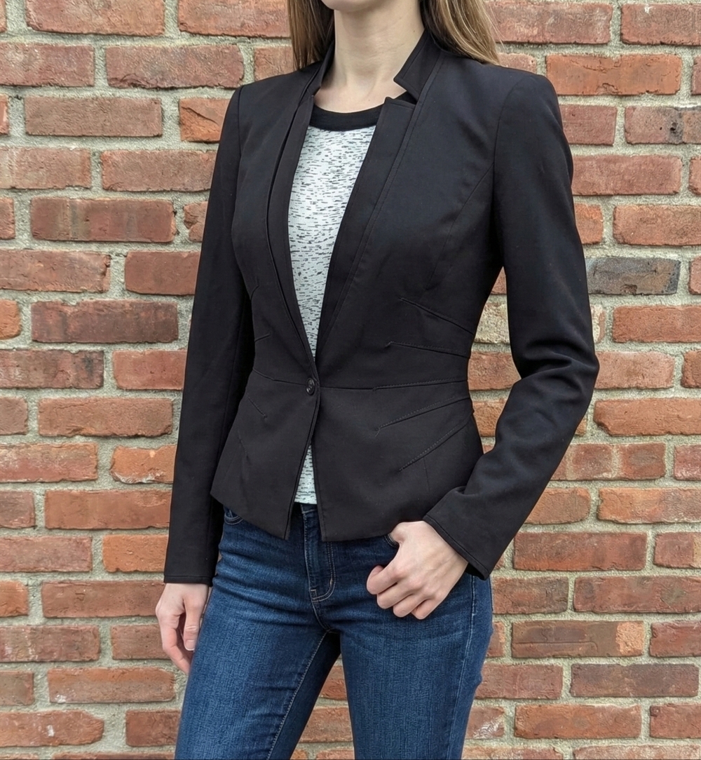 White House Black market tailored single-breasted black jacket size 4